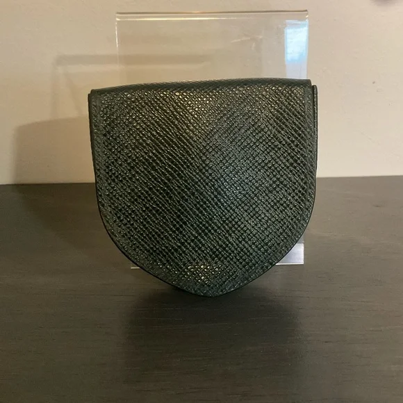 Louis Vuitton Taiga Coin Case - Picture 3 of 11
